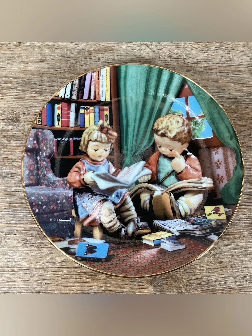 M.I. Hummel 1990 “Budding Scholars”, Little Companions Plate Danbury Mint #Q9971
